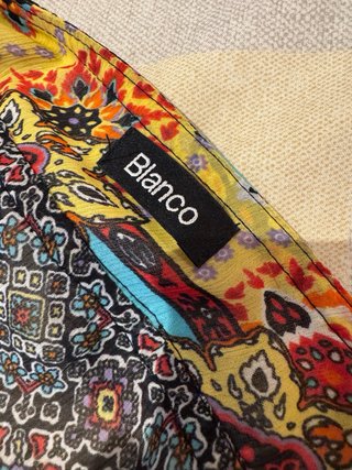 Blusa tipo casaca estampada