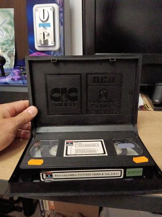 Todo el Mundo Gana VHS VIDEO CLUB