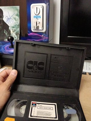 Todo el Mundo Gana VHS VIDEO CLUB