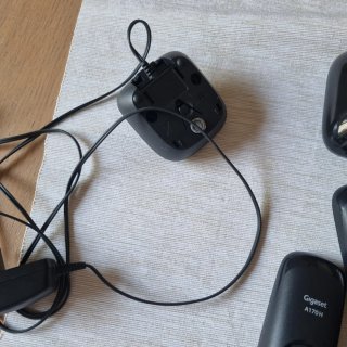 2 Telefoni Gigaset con base e alimentatore