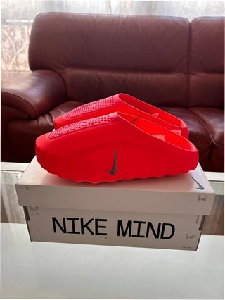Nike Mind 001 Rojo Solar EU42.5 Nuevas