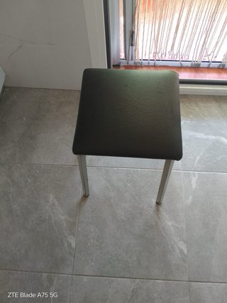 Mesa de cocina con 4 sillas