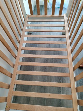 Cuna bebé madera haya natural marca Micuna nueva