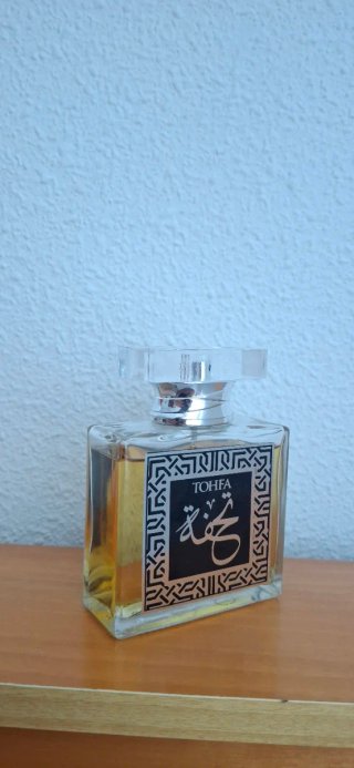 Perfume TOHFA Árabe Negro y Dorado