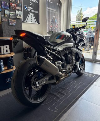 BMW M1000R 2026