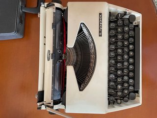 Máquina de escribir Triumph Tippa