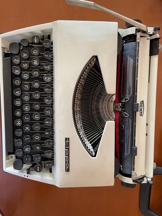 Máquina de escribir Triumph Tippa