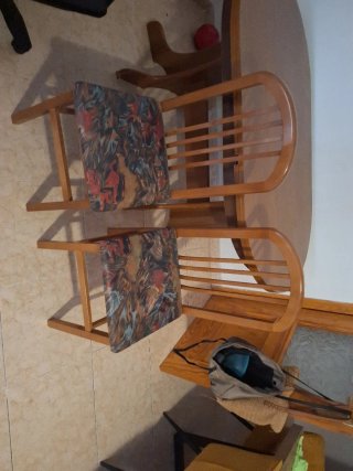Mesa de comedor y 3 sillas