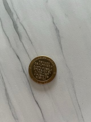 Monedas con escudo y corona
