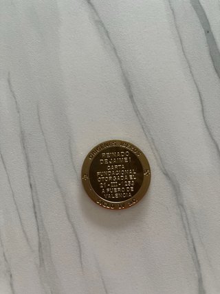 Monedas con escudo y corona