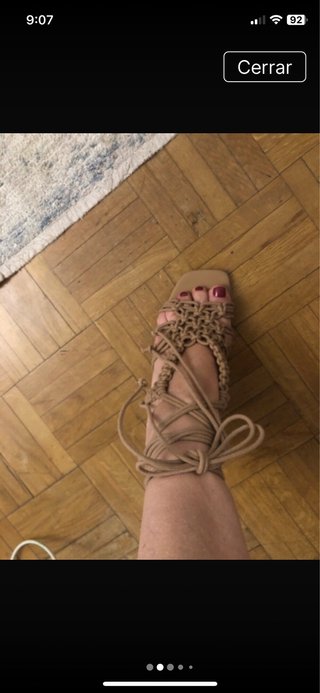 Sandalias de tiras beige mujer