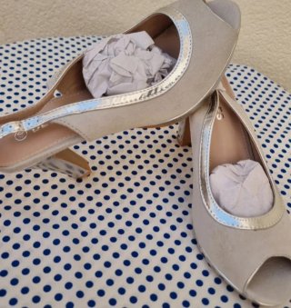 Zapatos tacón gris/plata talla 40 nuevos