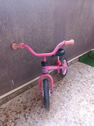 Bici sin pedales rosa Chicco