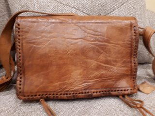 Bolso de cuero artesanal sin estrenar