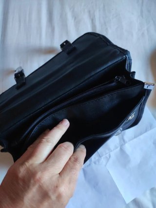 Bolso negro pequeño