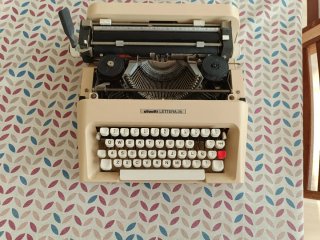 Máquina de escribir Olivetti Lettera 35