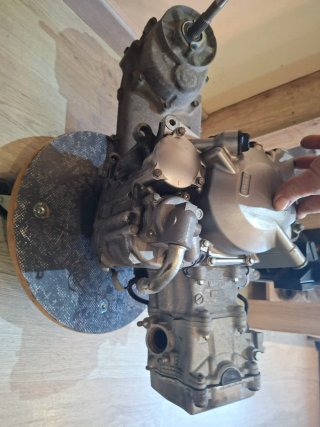 Motor Suzuki Burgman 125