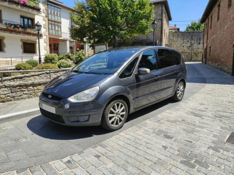 Ford S-MAX - foto 1