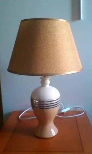 Lámpara de mesa cerámica y tela