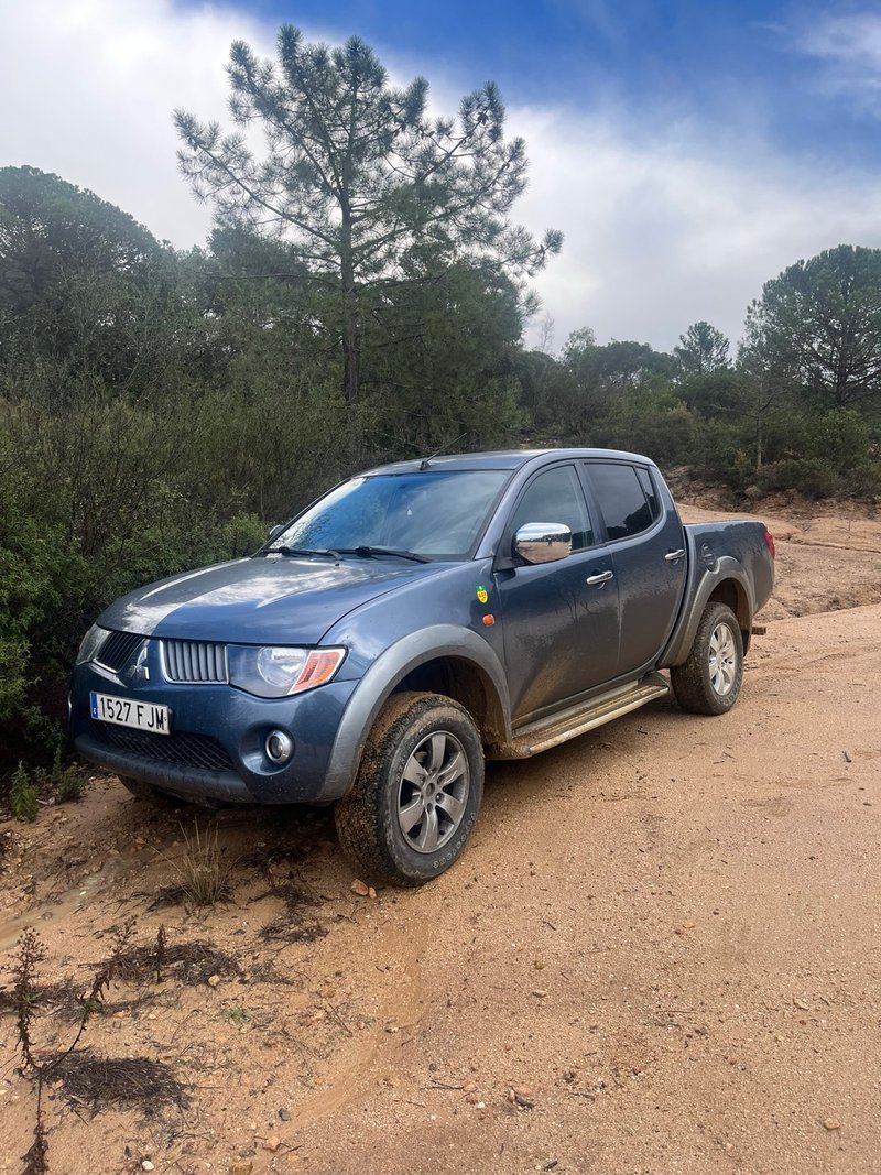 Mitsubishi L 200 2006 - foto 1
