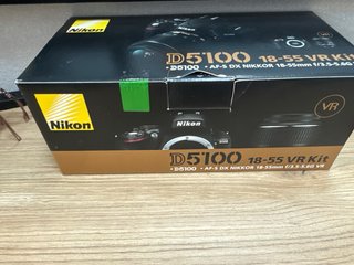 Cámara Nikon D5100 con Accesorios