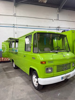 Camión Food Truck Mercedes 406 D