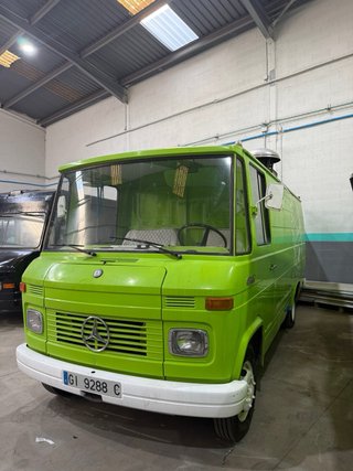 Camión Food Truck Mercedes 406 D