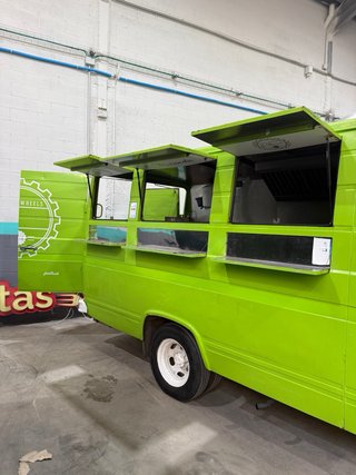 Camión Food Truck Mercedes 406 D
