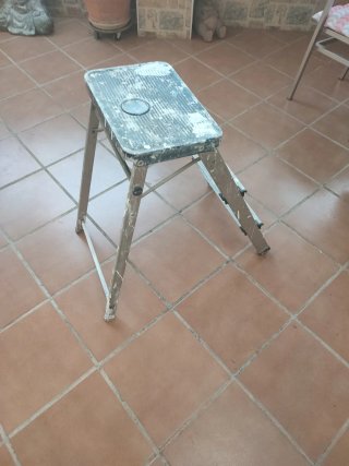 Escalera de aluminio plegable