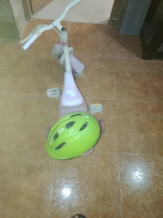Bicicleta infantil rosa y blanca