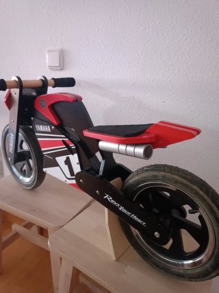 Bicicleta de madera Yamaha sin pedales