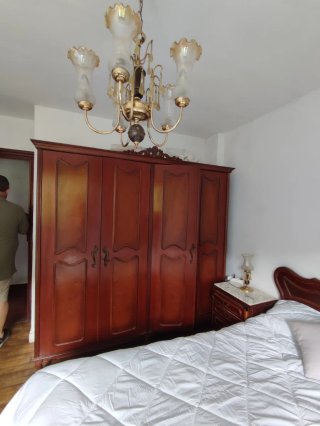 Armario de madera grande