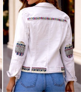 Chaqueta vaquera elastica bordada con  apliques
