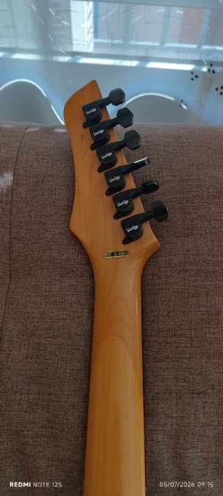 Guitarra Eléctrica Vintage HSS Wilkinson