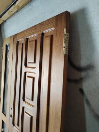 Puerta Exterior Madera Iroco
