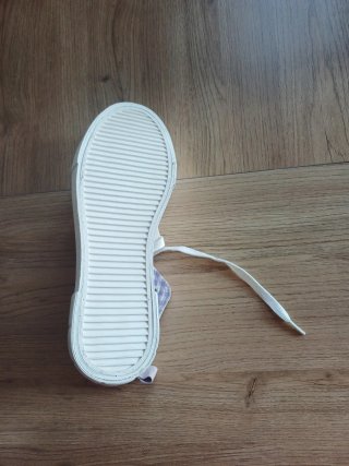 Zapatillas cuadros vichy lila.