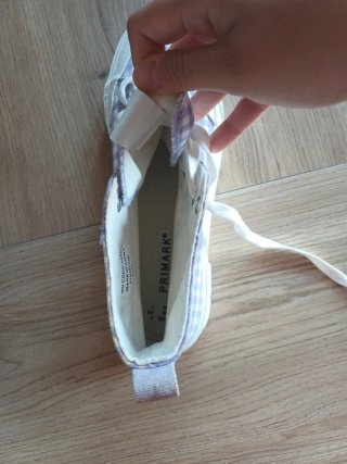 Zapatillas cuadros vichy lila.