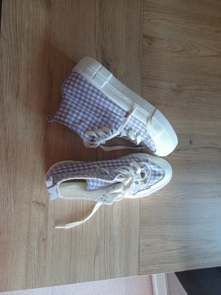 Zapatillas cuadros vichy lila.
