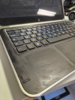 Notebook Dell XPS12 con segni di usura