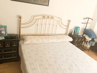 Cama Matrimonio Dorado con Cabecero y Piecero