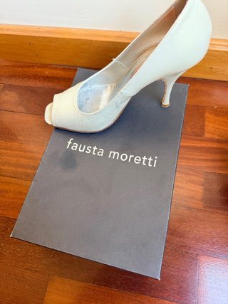 Zapatos Fausta Moretti Piel Beige Peep Toe Tacón