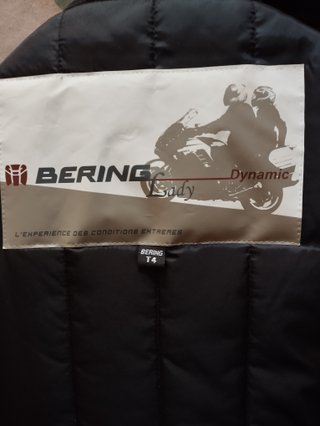 Cazadora de moto de mujer