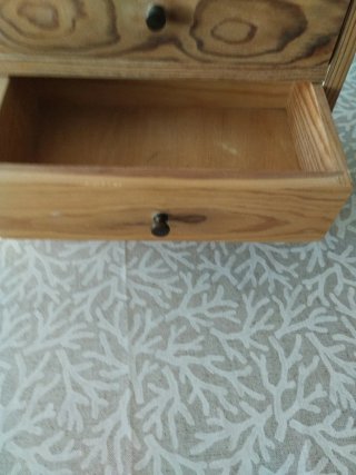 Mueblecito de cajones de madera. Medidas ancho