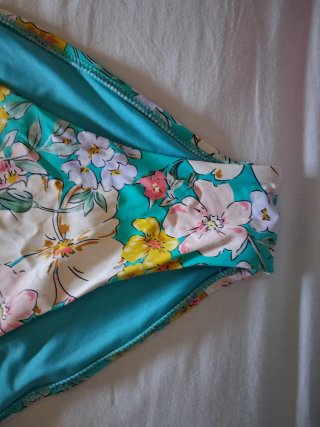 Varias piezas bikinis. Unidad