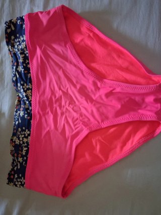 Varias piezas bikinis. Unidad