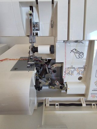 Singer S010L Máquina de Coser Overlock
