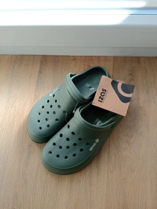 Zuecos Izas Verdes