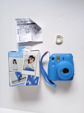 Cámara de fotos Polaroid Instax Mini 9 con caja