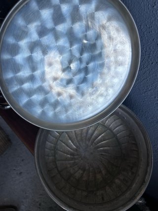 Sopera antigua de metal plateado con tapa | Estilo