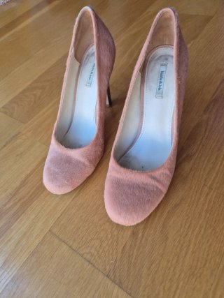 Zapatos de tacón Bimba y Lola rosas